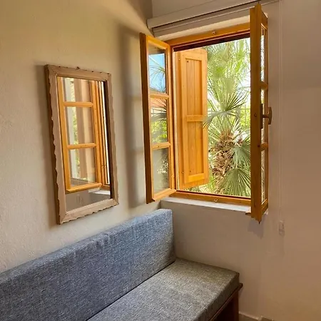 Old Town 호텔 Dhërmi